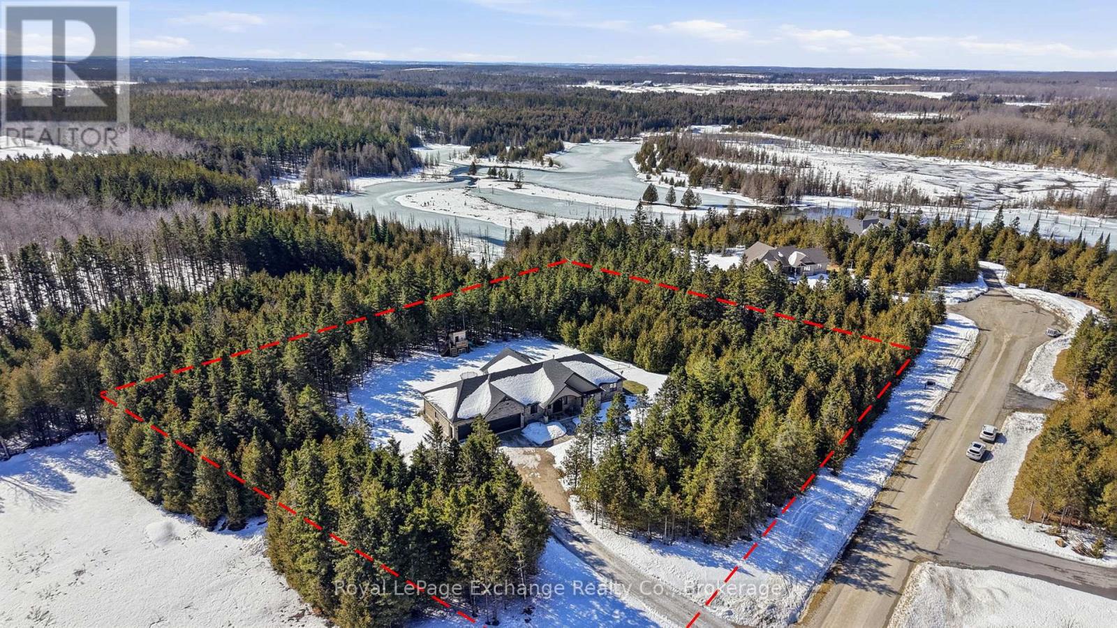 185 Louise Creek Crescent, West Grey, Ontario  N0G 1S0 - Photo 49 - X12874308
