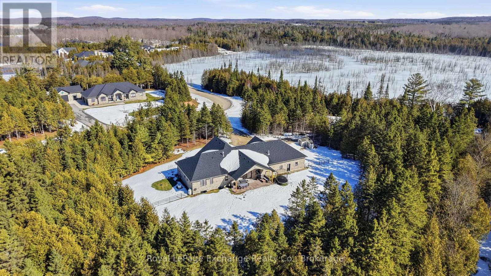 185 Louise Creek Crescent, West Grey, Ontario  N0G 1S0 - Photo 43 - X12874308