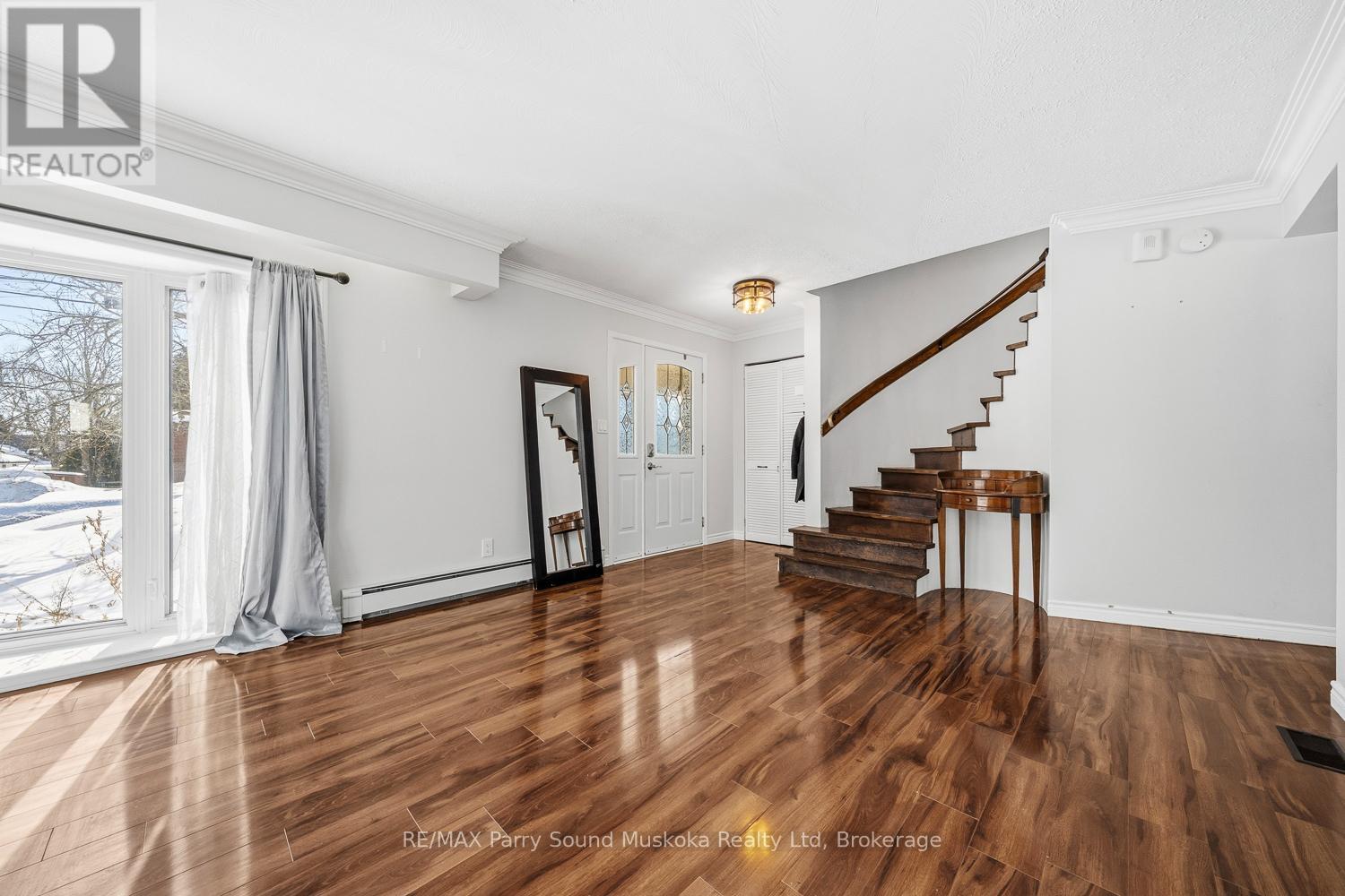 55 A Cascade Street E, Parry Sound, Ontario  P2A 1K3 - Photo 2 - X12843260