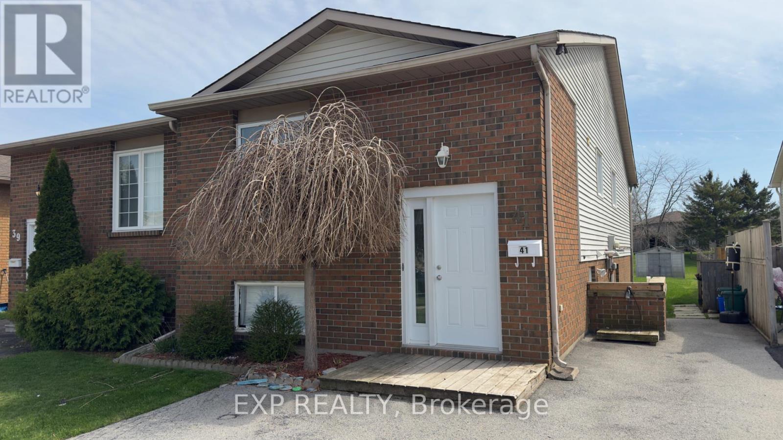 Upper - 41 Woodland Drive, Welland, Ontario  L3C 7C9 - Photo 1 - X13063624