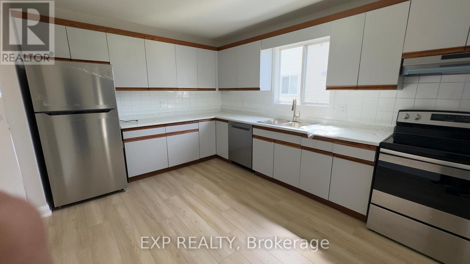 Upper - 41 Woodland Drive, Welland, Ontario  L3C 7C9 - Photo 4 - X13063624