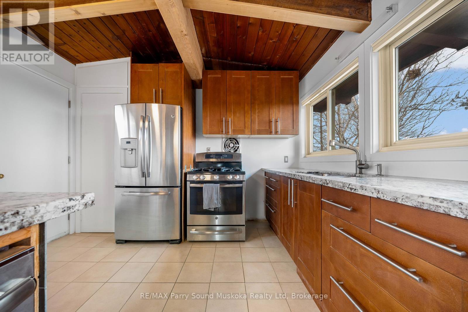 8 Sunset Avenue, Parry Sound, Ontario  P2A 1A5 - Photo 14 - X12982176