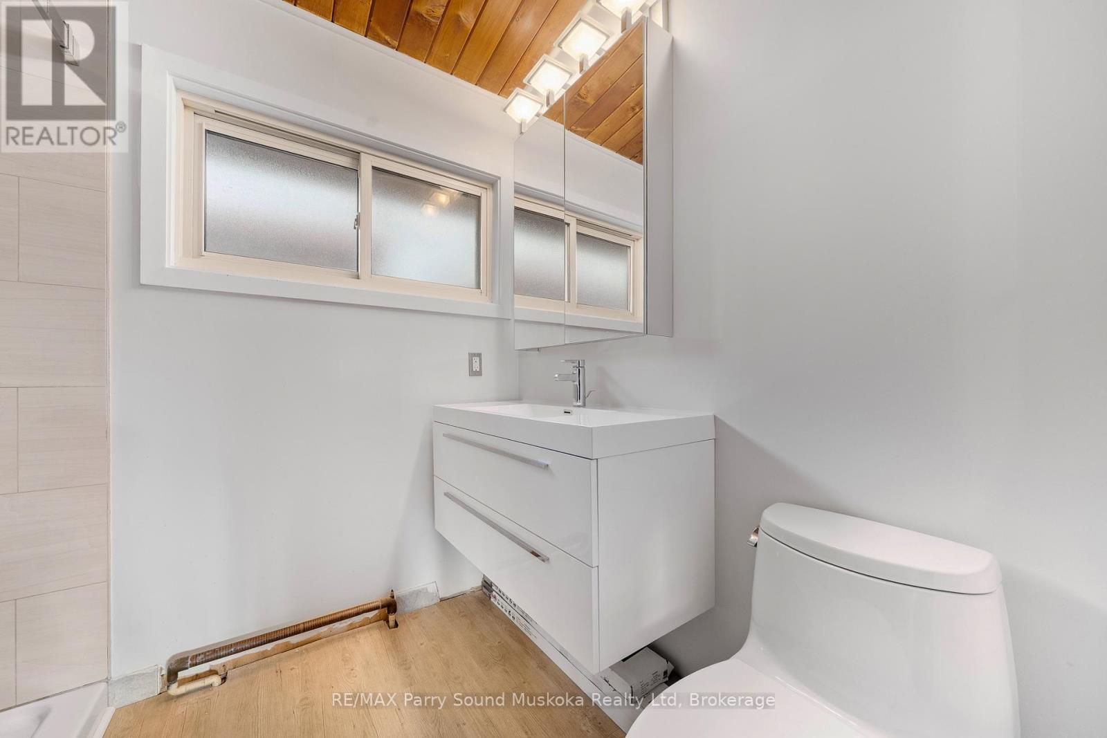 8 Sunset Avenue, Parry Sound, Ontario  P2A 1A5 - Photo 24 - X12982176