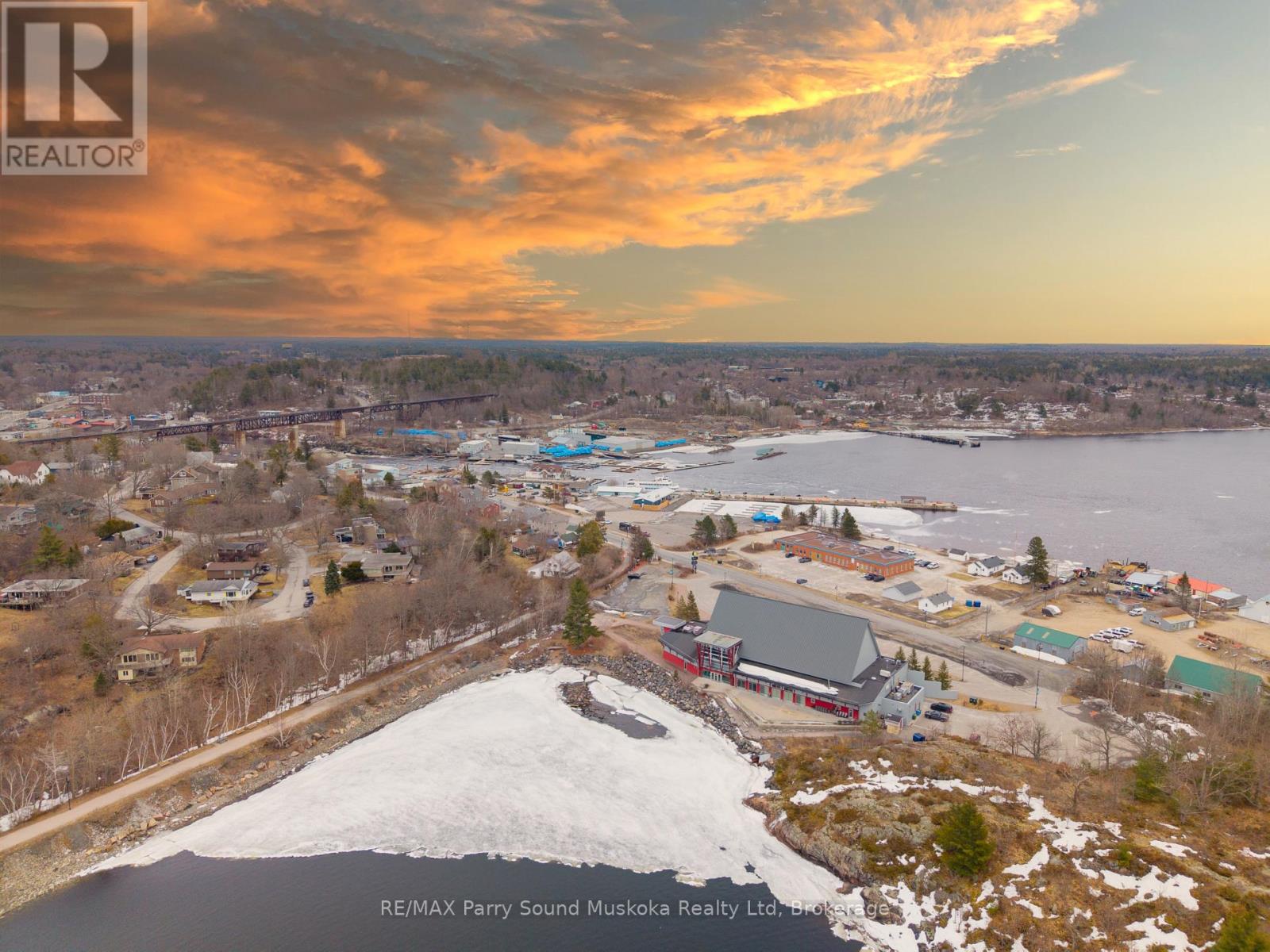 8 Sunset Avenue, Parry Sound, Ontario  P2A 1A5 - Photo 35 - X12982176