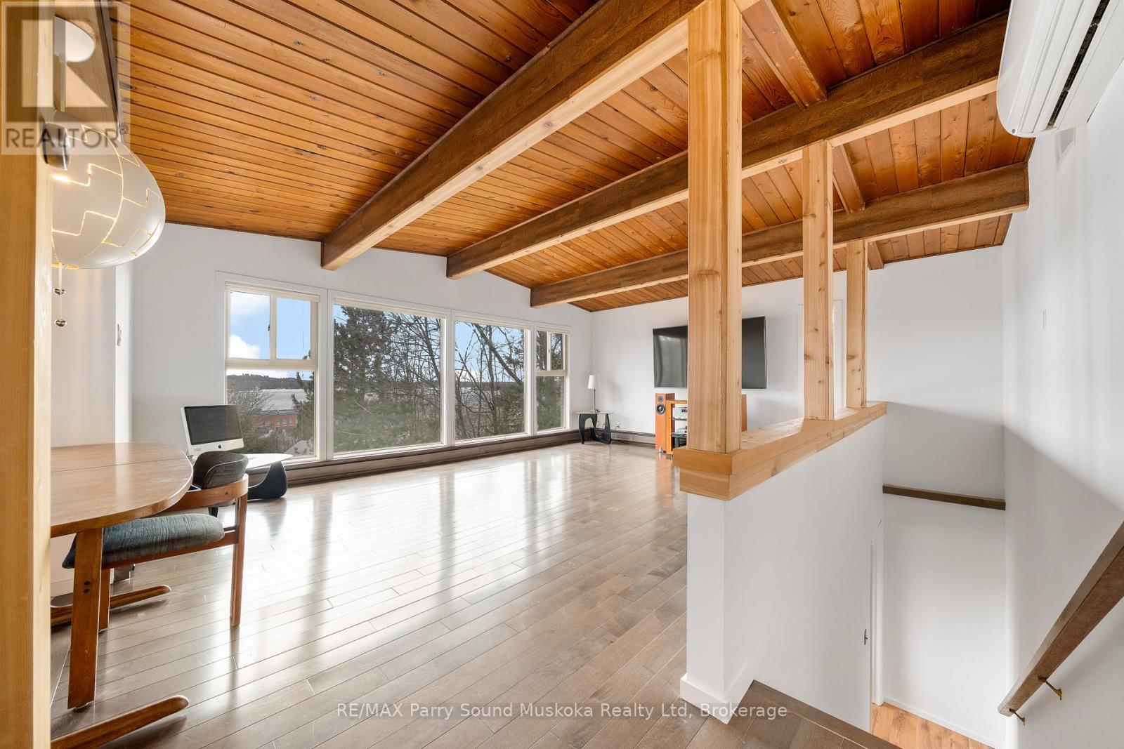 8 Sunset Avenue, Parry Sound, Ontario  P2A 1A5 - Photo 5 - X12982176