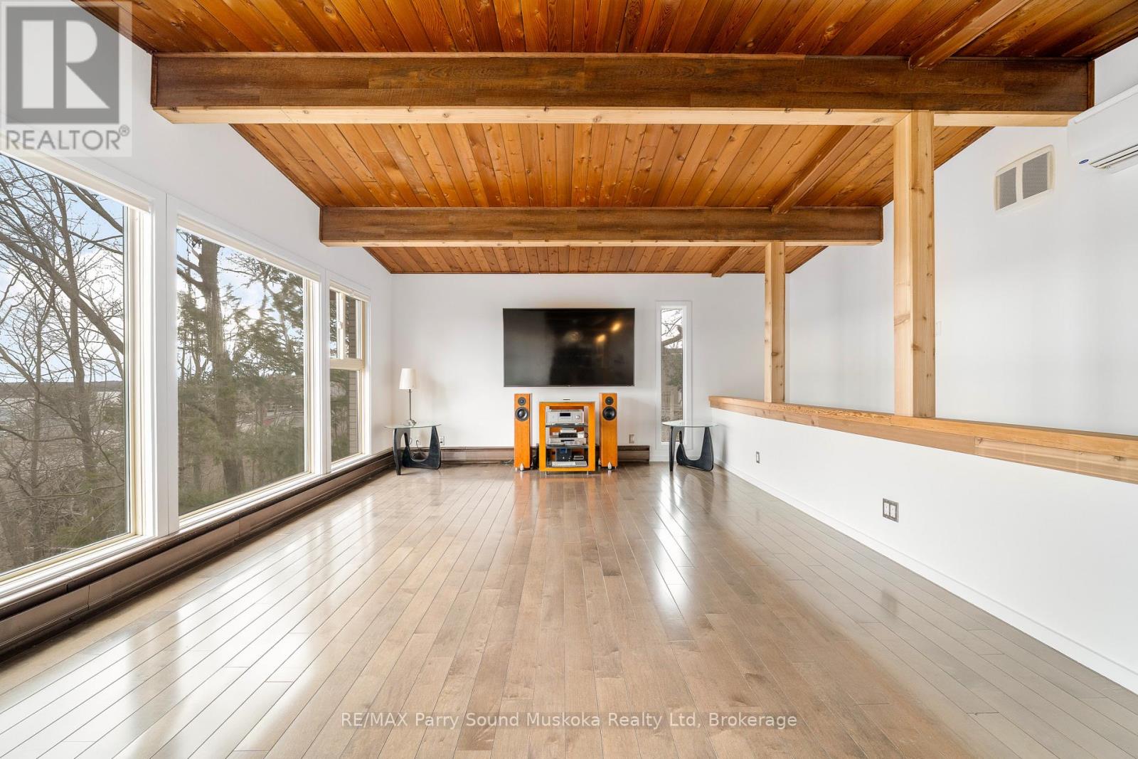 8 Sunset Avenue, Parry Sound, Ontario  P2A 1A5 - Photo 9 - X12982176