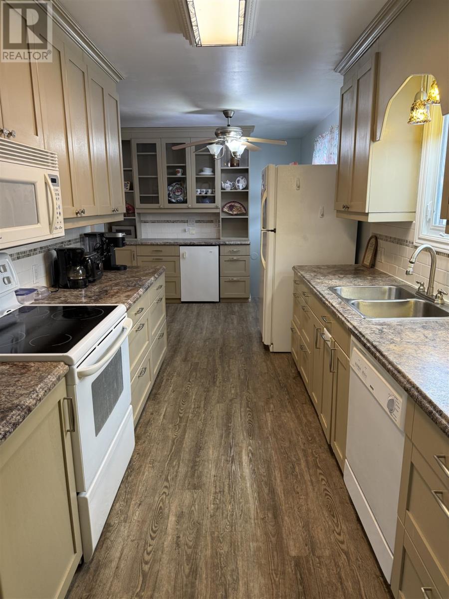 24 Mcquarrie Pl, Elliot Lake, Ontario  P5A 3C1 - Photo 13 - SM260630