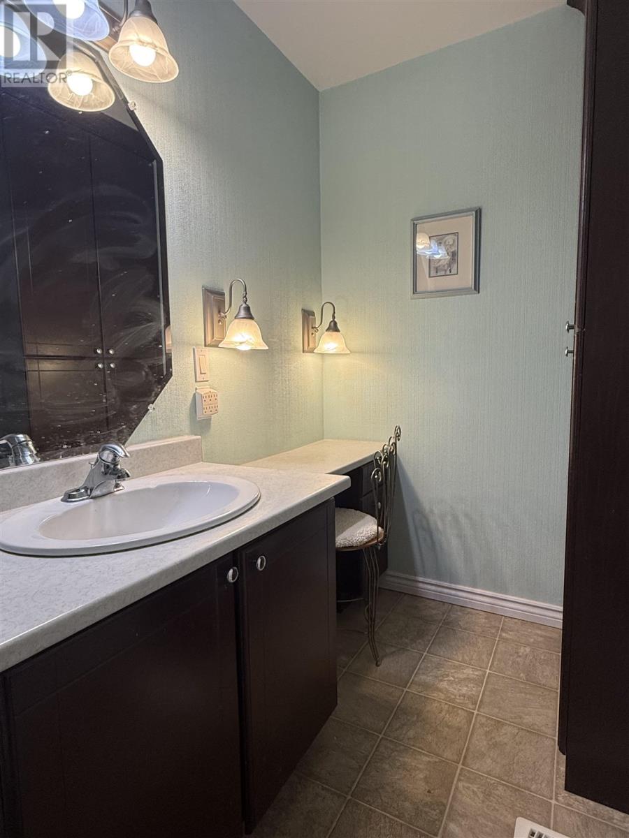 24 Mcquarrie Pl, Elliot Lake, Ontario  P5A 3C1 - Photo 31 - SM260630