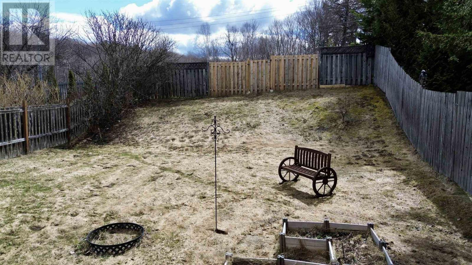 24 Mcquarrie Pl, Elliot Lake, Ontario  P5A 3C1 - Photo 8 - SM260630