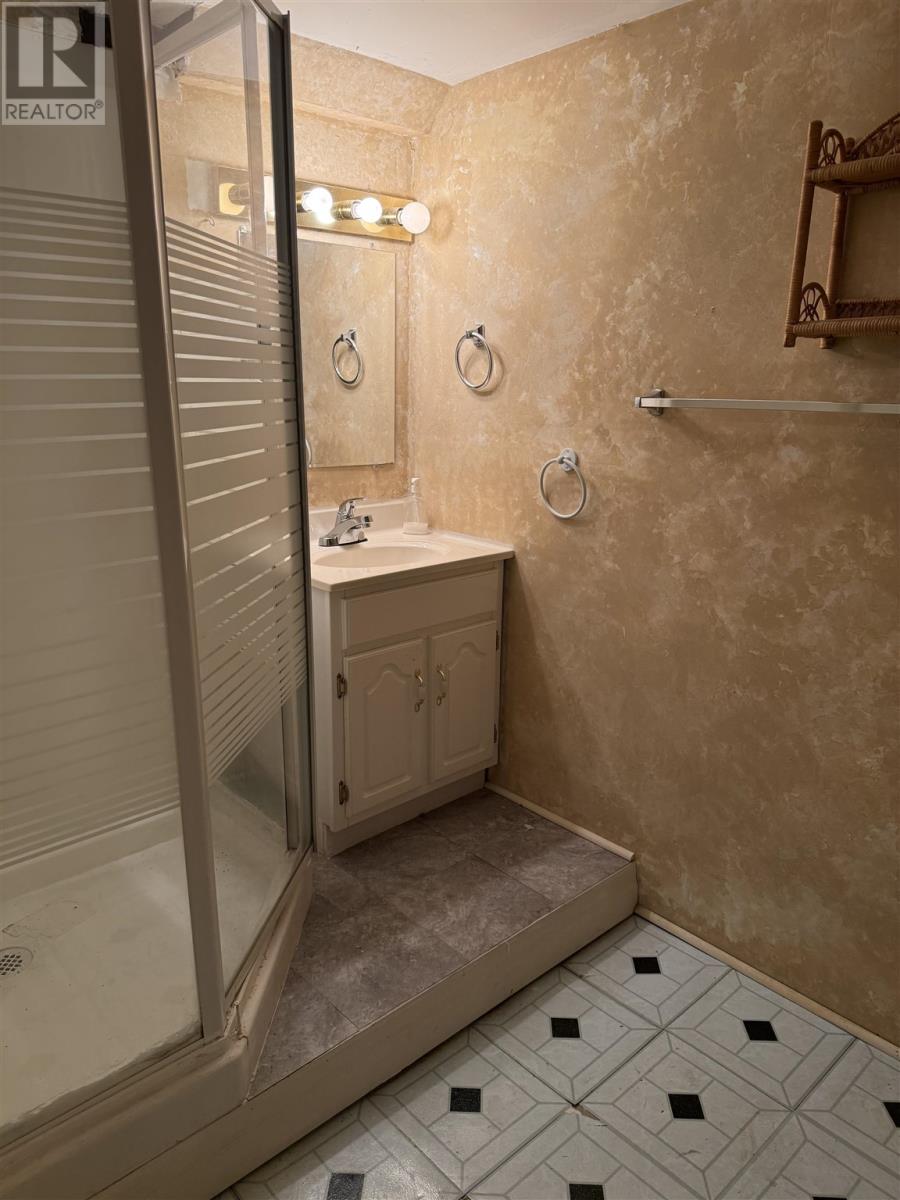 24 Mcquarrie Pl, Elliot Lake, Ontario  P5A 3C1 - Photo 38 - SM260630