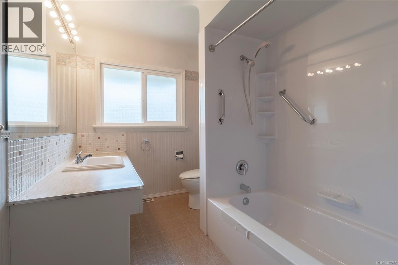 1794 Barrie Rd, Saanich, British Columbia  V8N 2W7 - Photo 17 - 1032742