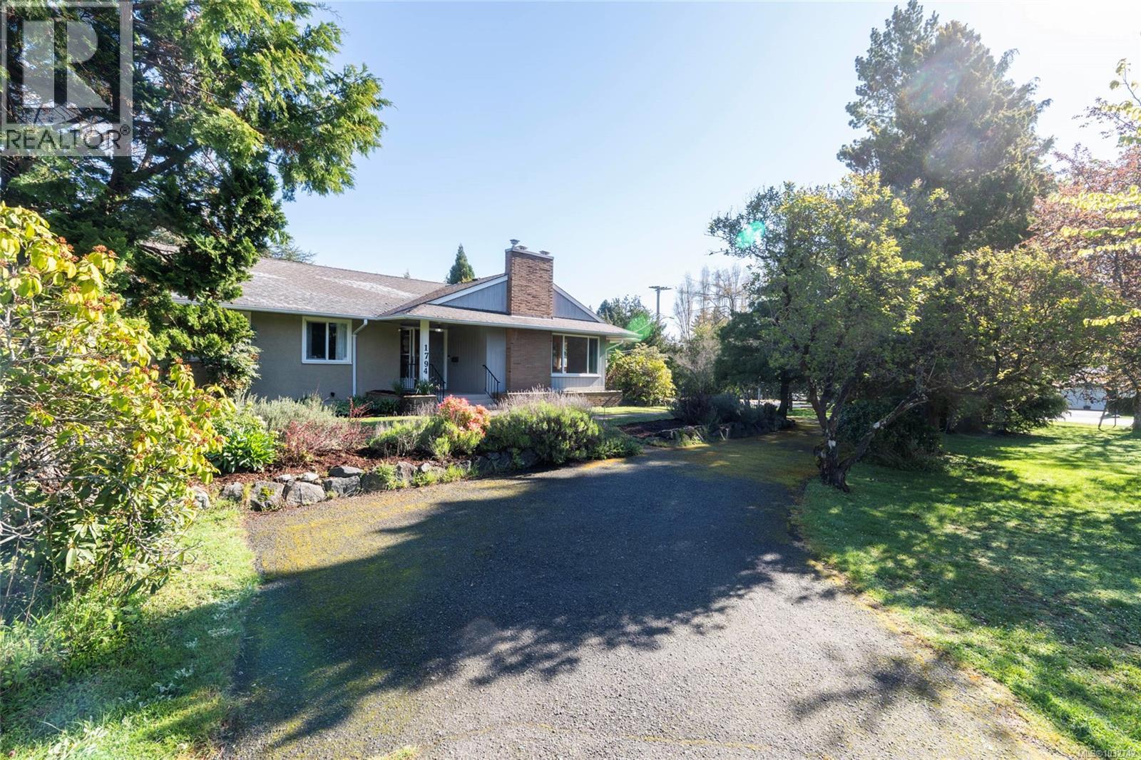 1794 Barrie Rd, Saanich, British Columbia  V8N 2W7 - Photo 37 - 1032742