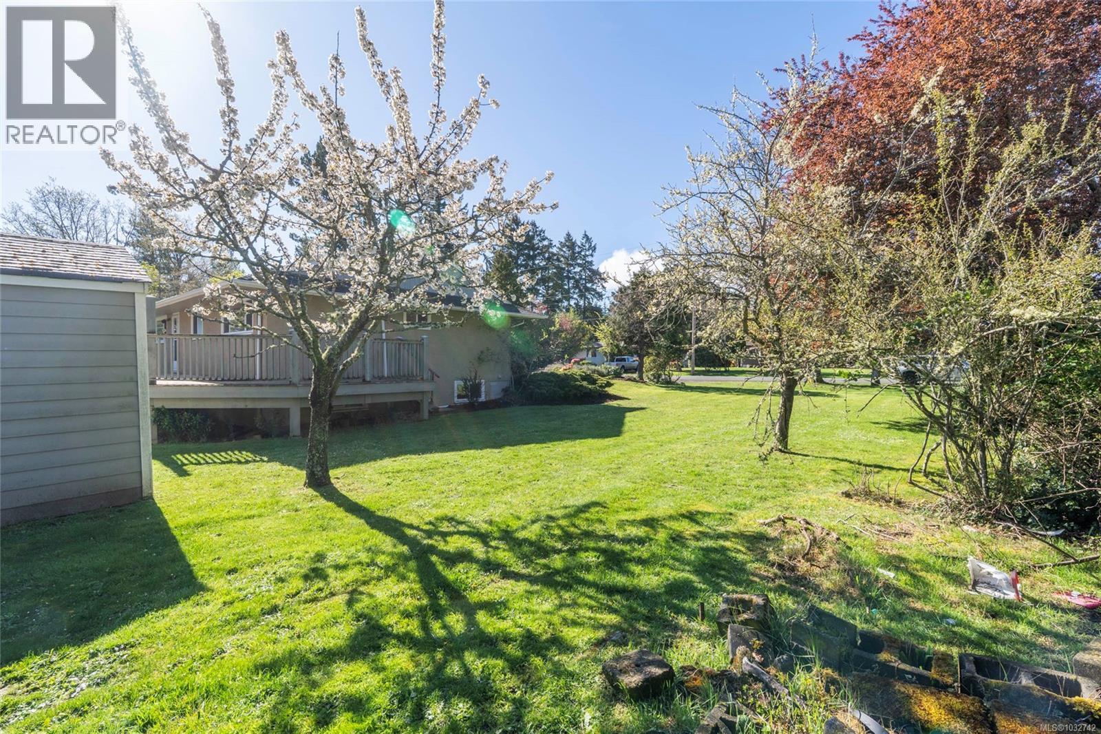 1794 Barrie Rd, Saanich, British Columbia  V8N 2W7 - Photo 48 - 1032742