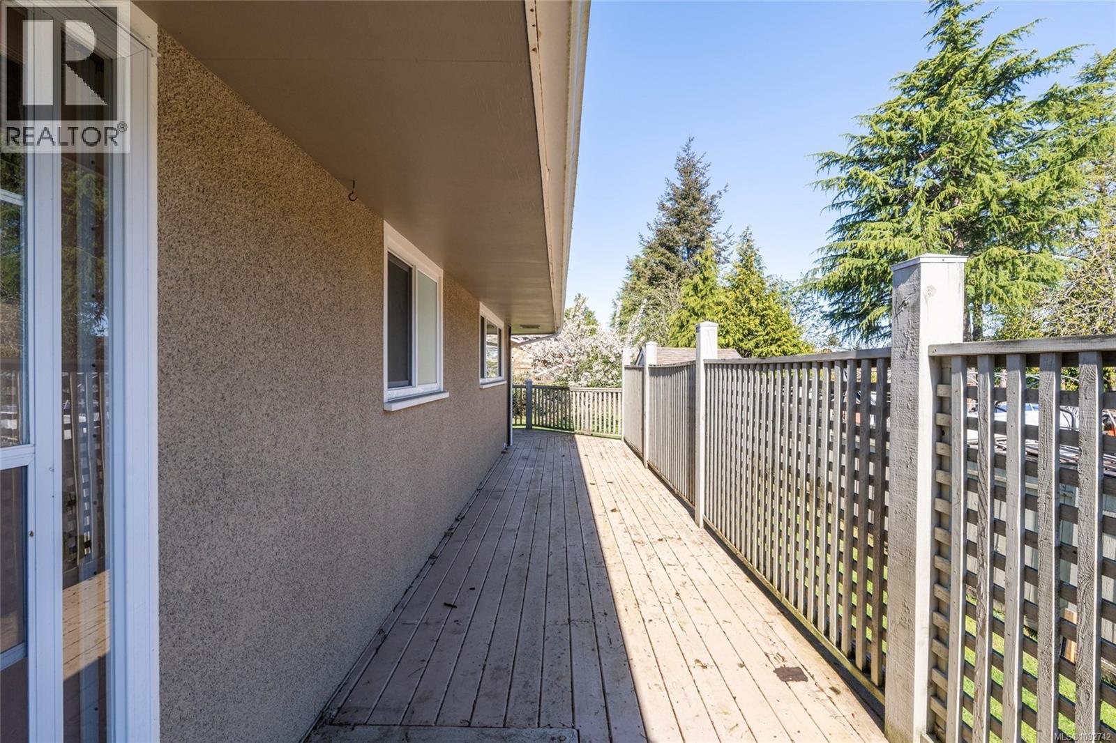1794 Barrie Rd, Saanich, British Columbia  V8N 2W7 - Photo 45 - 1032742
