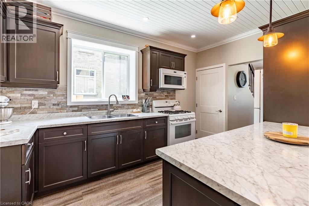 422 Lambton Street W, Durham, Ontario  N0G 1R0 - Photo 13 - 40825381