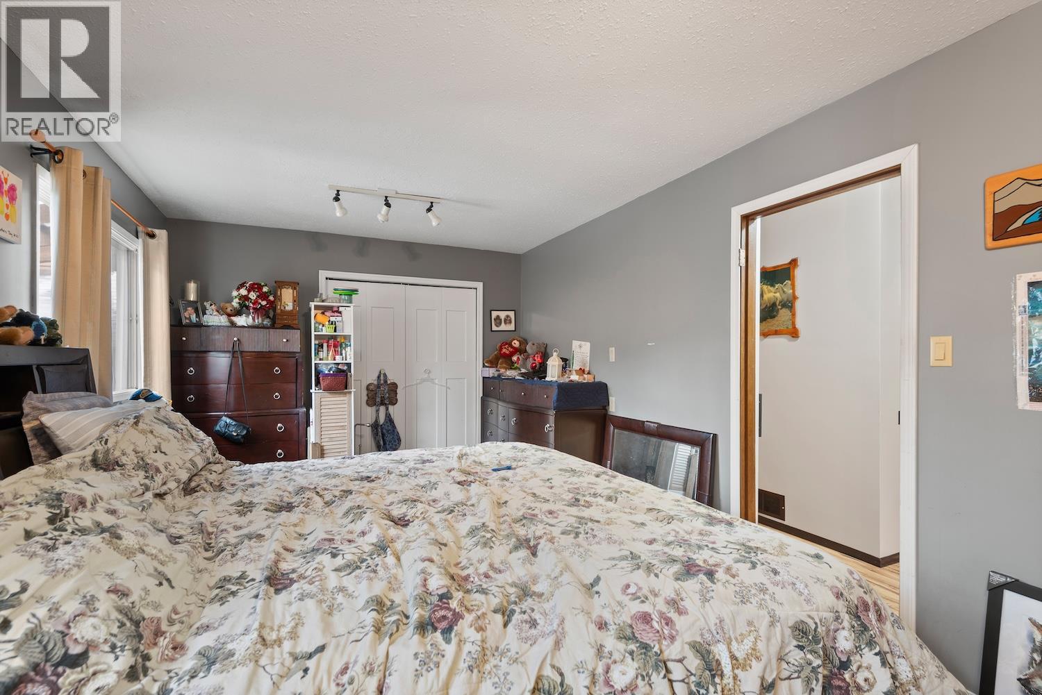 925 Alpine Way, Elkford, British Columbia  V0B 1H0 - Photo 10 - 10384932
