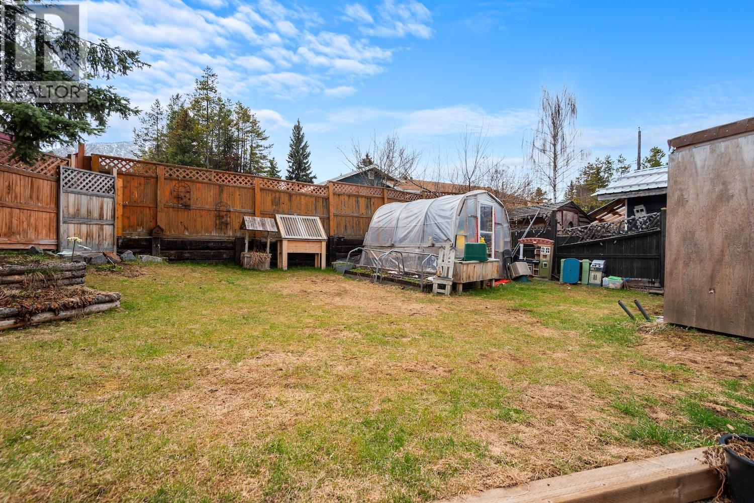 925 Alpine Way, Elkford, British Columbia  V0B 1H0 - Photo 21 - 10384932