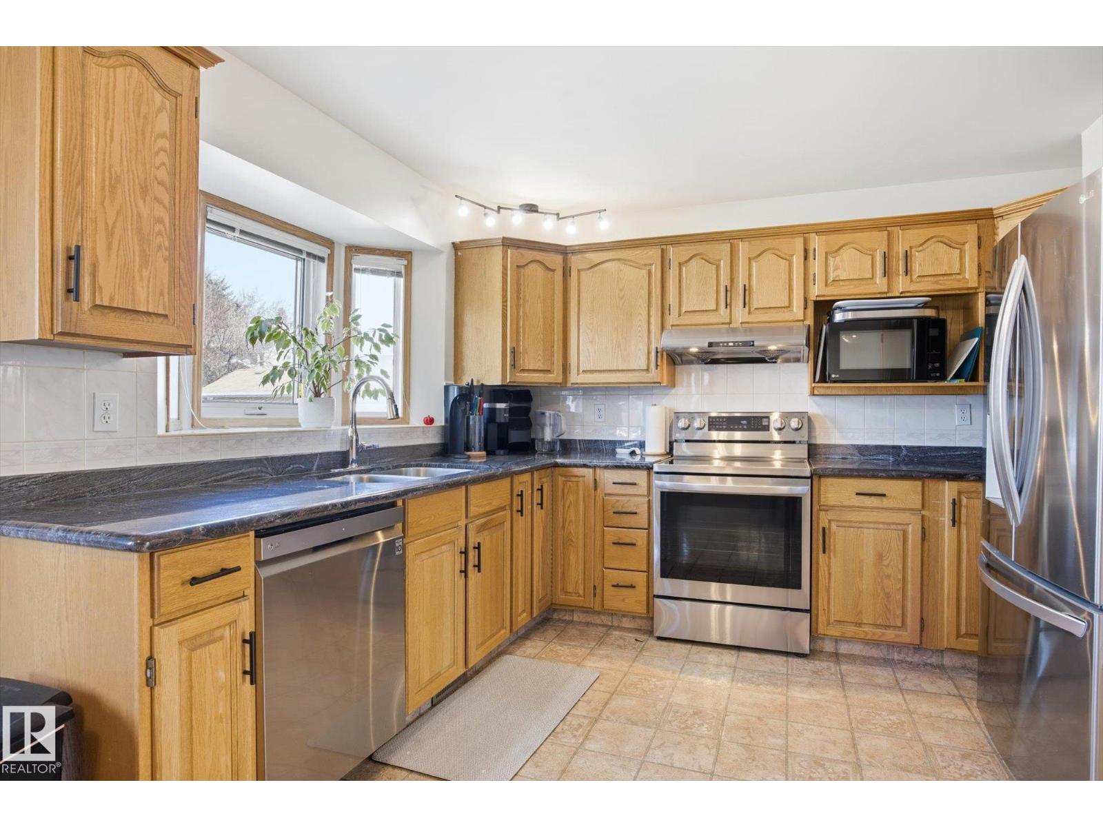 7220 157 Av Nw, Edmonton, Alberta  T5Z 2Z7 - Photo 10 - E4484889