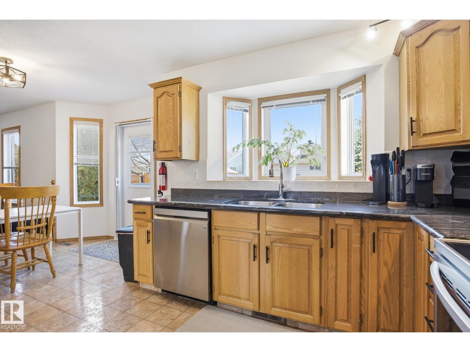 7220 157 Av Nw, Edmonton, Alberta  T5Z 2Z7 - Photo 12 - E4484889