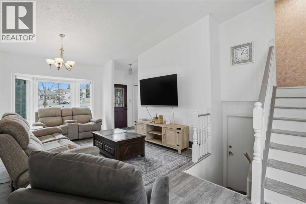 203 Shawglen Road Sw, Calgary, Alberta  T2Y 1Y2 - Photo 9 - A2305161