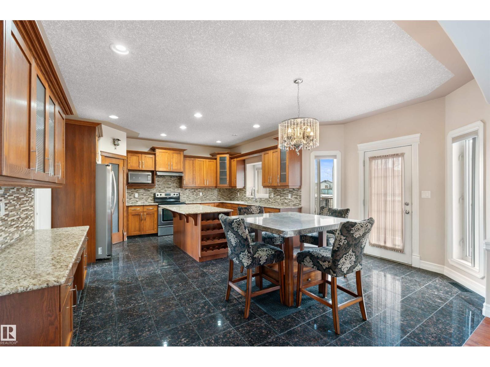 9203 160 Av Nw, Edmonton, Alberta  T5Z 0A9 - Photo 15 - E4484898