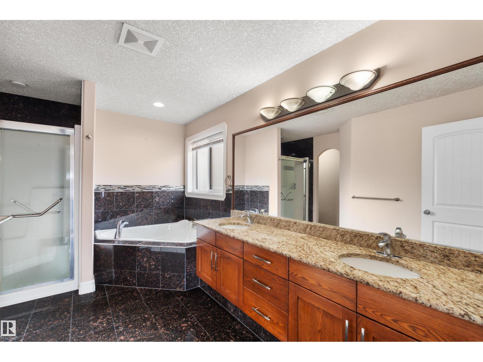 9203 160 Av Nw, Edmonton, Alberta  T5Z 0A9 - Photo 25 - E4484898