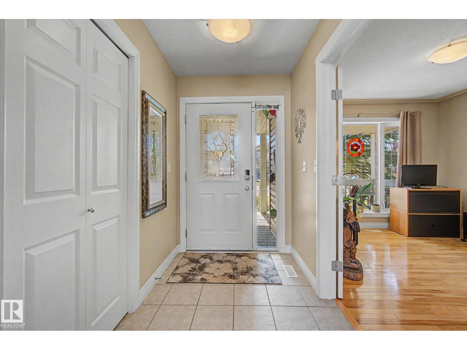 28 Charlton Wy, Sherwood Park, Alberta  T8H 2C7 - Photo 5 - E4484901