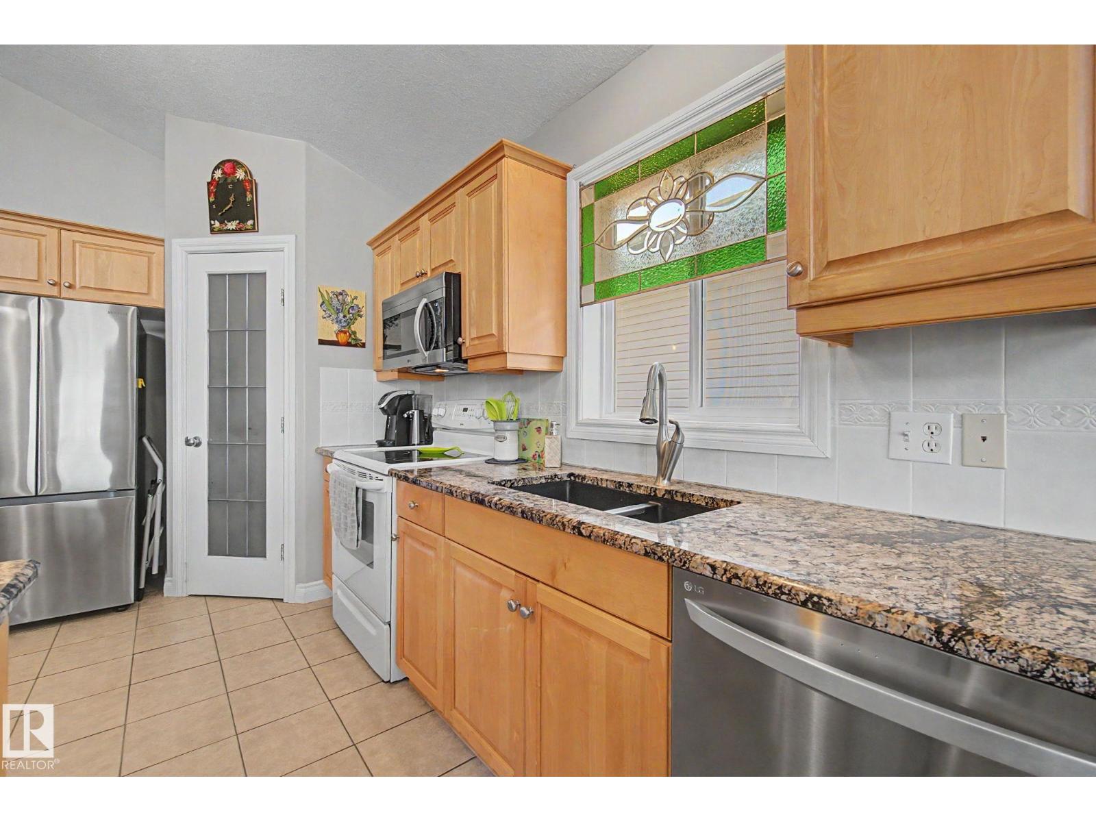 28 Charlton Wy, Sherwood Park, Alberta  T8H 2C7 - Photo 9 - E4484901