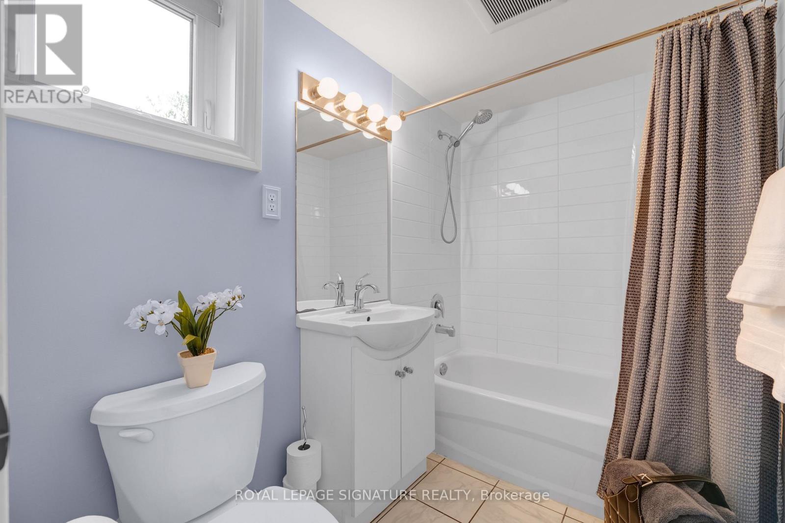 16 Veery Place, Toronto, Ontario  M3C 2E1 - Photo 22 - C13063746