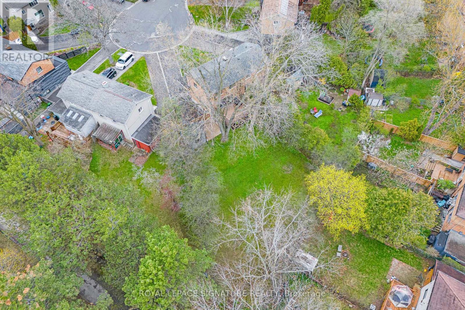 16 Veery Place, Toronto, Ontario  M3C 2E1 - Photo 32 - C13063746