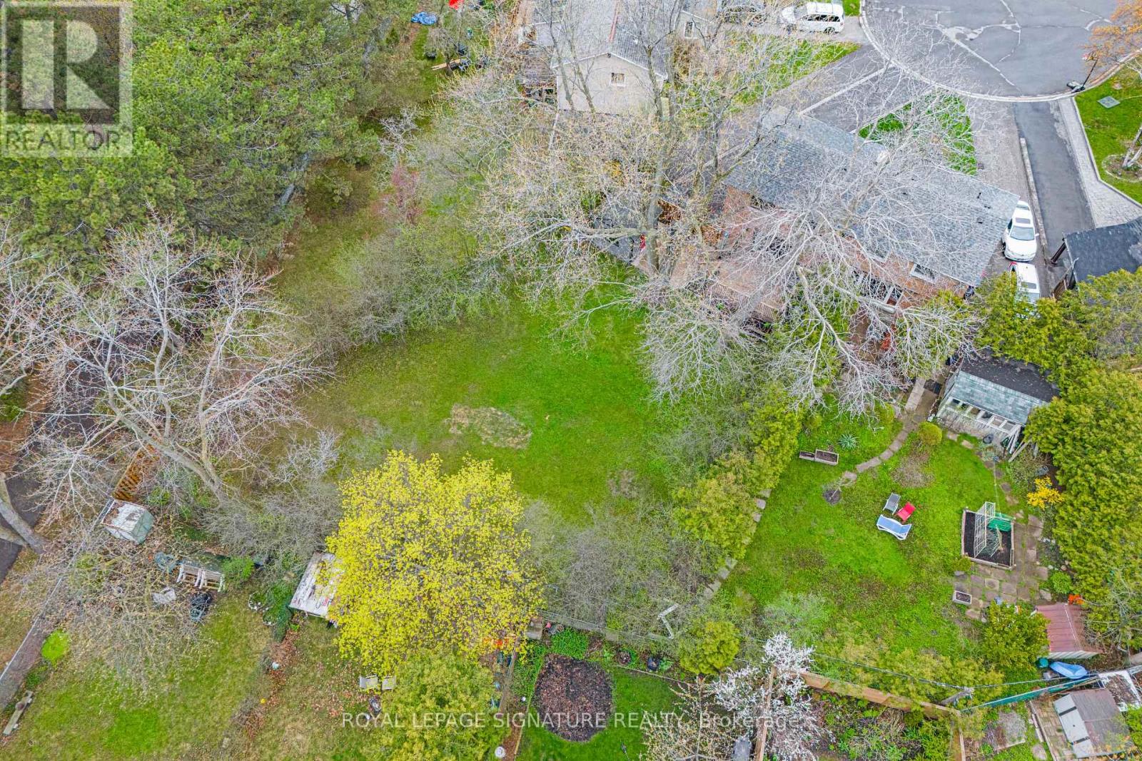 16 Veery Place, Toronto, Ontario  M3C 2E1 - Photo 33 - C13063746