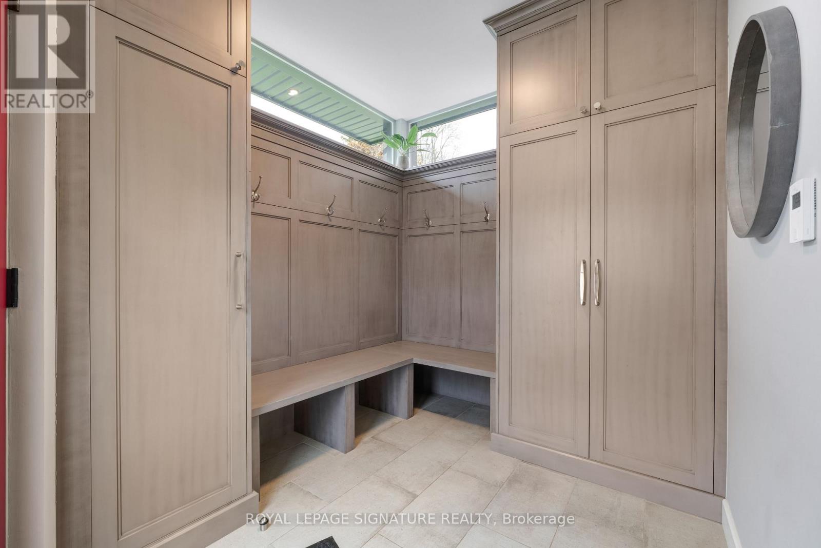 16 Veery Place, Toronto, Ontario  M3C 2E1 - Photo 4 - C13063746