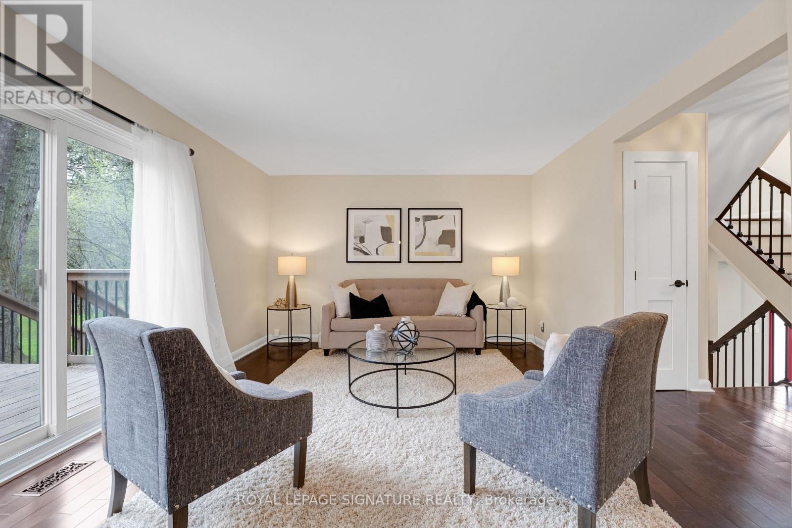 16 Veery Place, Toronto, Ontario  M3C 2E1 - Photo 5 - C13063746