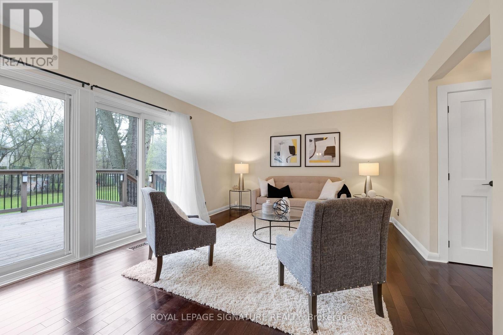 16 Veery Place, Toronto, Ontario  M3C 2E1 - Photo 6 - C13063746