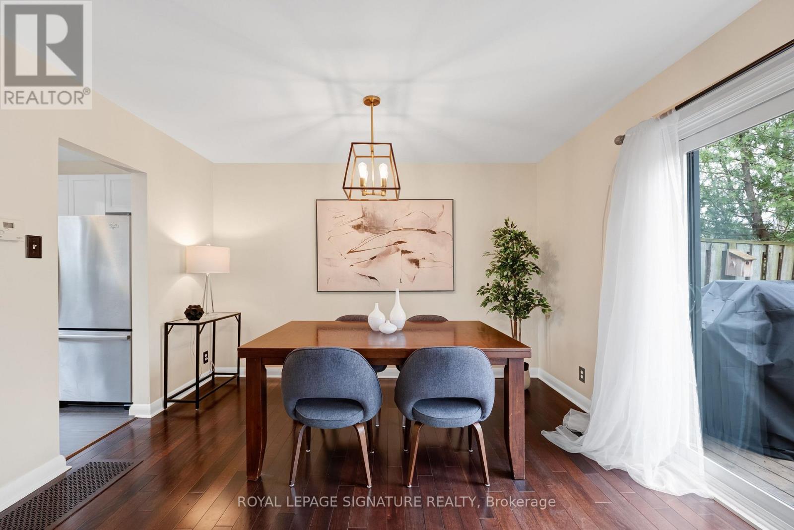 16 Veery Place, Toronto, Ontario  M3C 2E1 - Photo 9 - C13063746