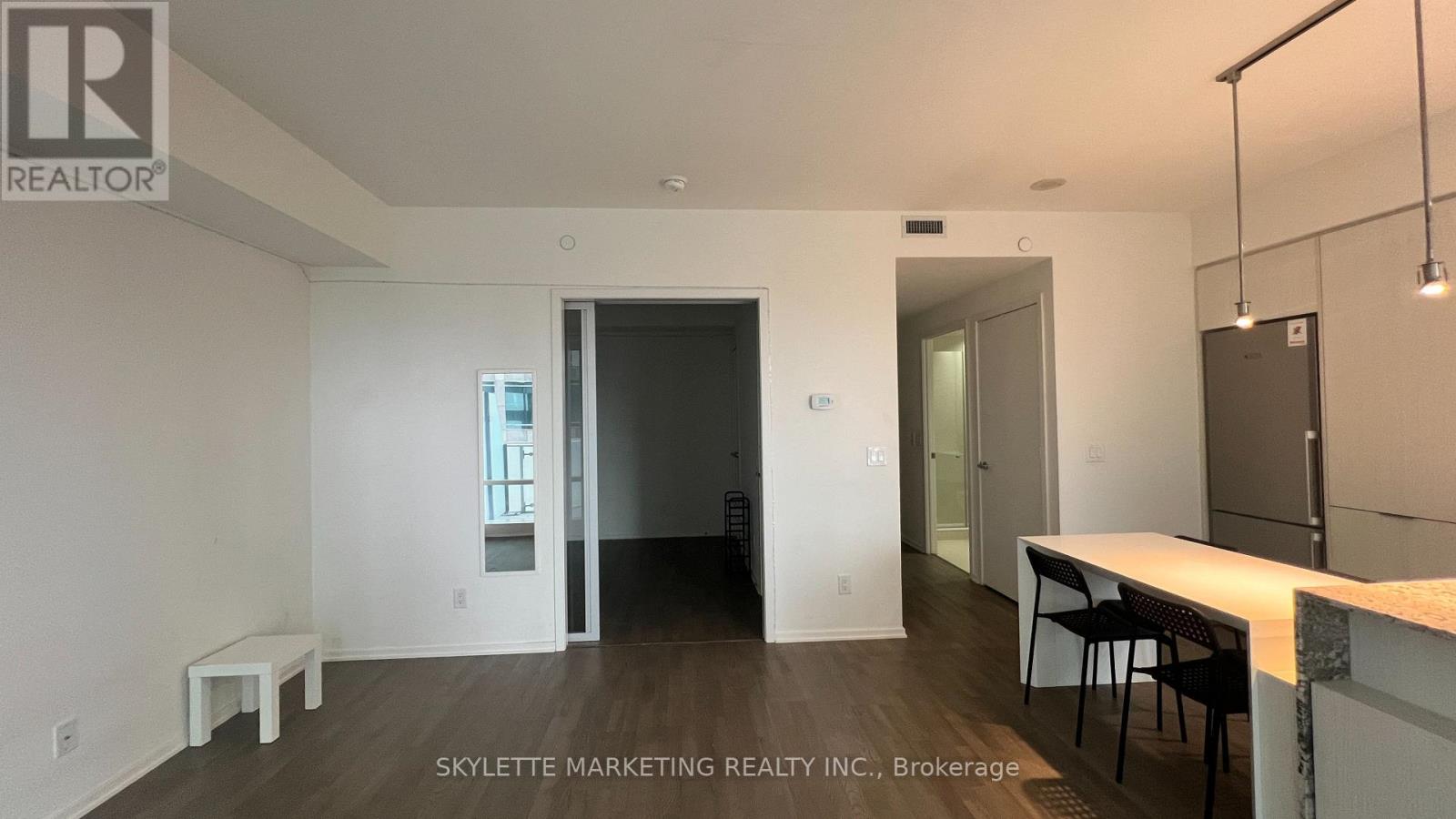 1002 - 1 Bloor Street E, Toronto, Ontario  M4W 0A8 - Photo 11 - C13063826