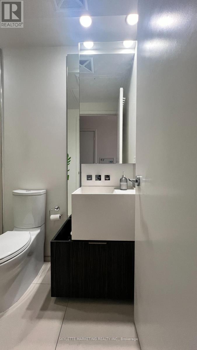 1002 - 1 Bloor Street E, Toronto, Ontario  M4W 0A8 - Photo 12 - C13063826