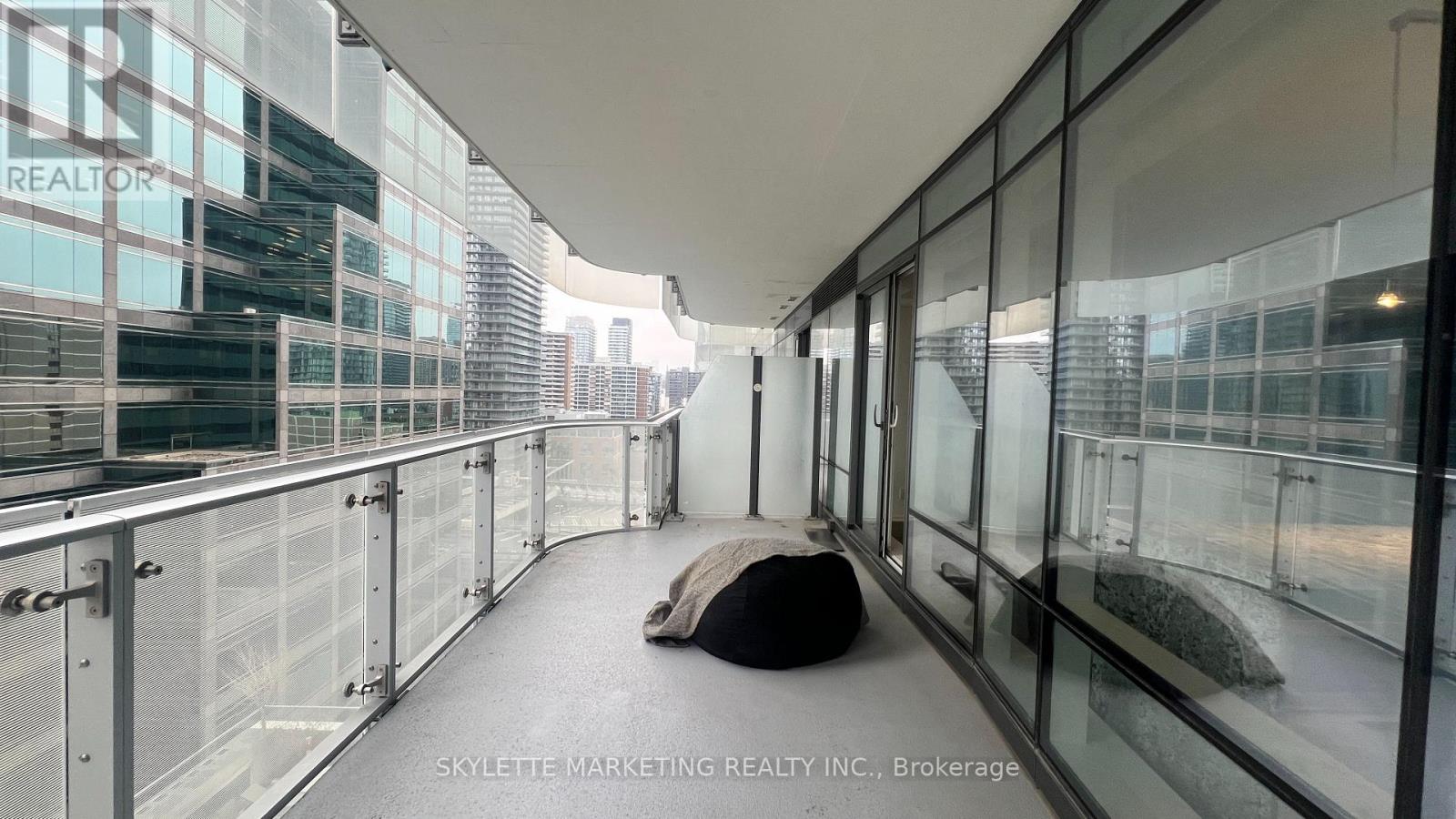 1002 - 1 Bloor Street E, Toronto, Ontario  M4W 0A8 - Photo 15 - C13063826