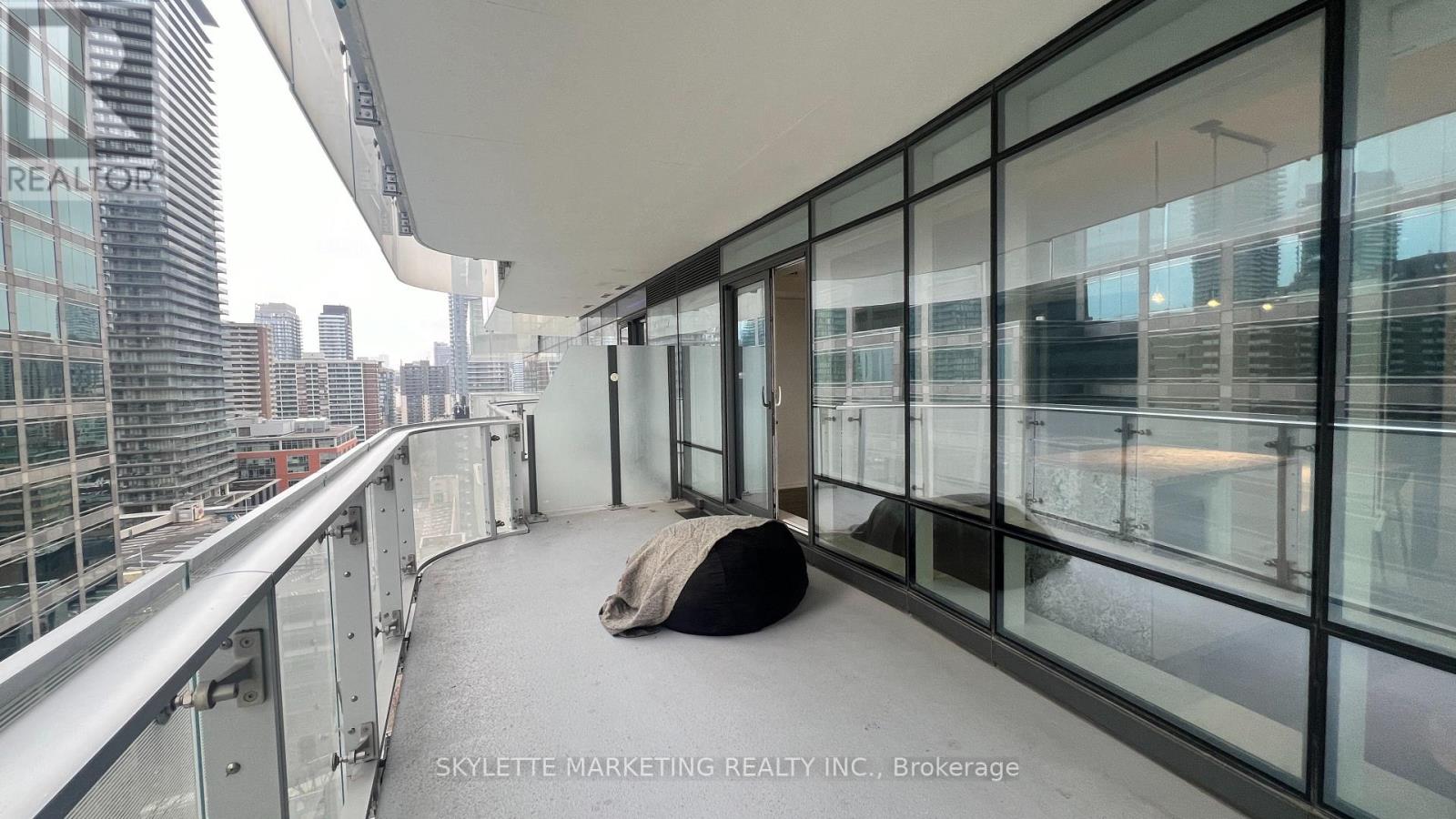 1002 - 1 Bloor Street E, Toronto, Ontario  M4W 0A8 - Photo 16 - C13063826