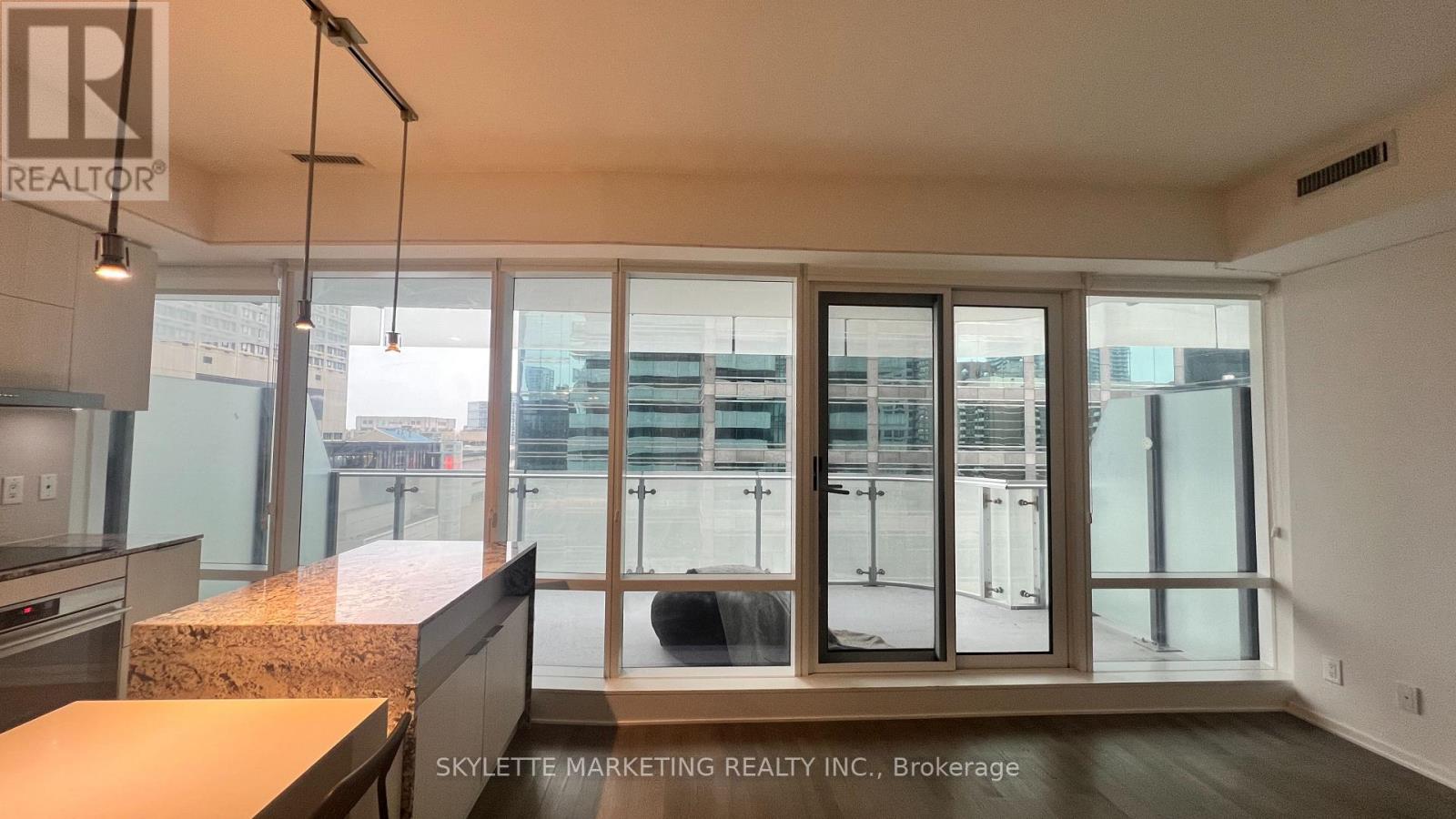 1002 - 1 Bloor Street E, Toronto, Ontario  M4W 0A8 - Photo 7 - C13063826