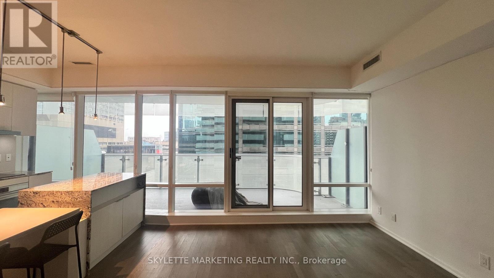 1002 - 1 Bloor Street E, Toronto, Ontario  M4W 0A8 - Photo 9 - C13063826