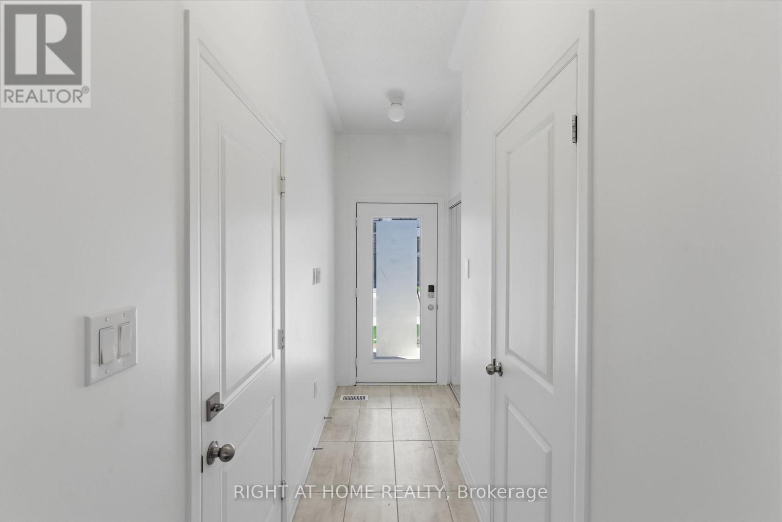 152 Sailors Landing, Clarington, Ontario  L1C 7G4 - Photo 3 - E13063672