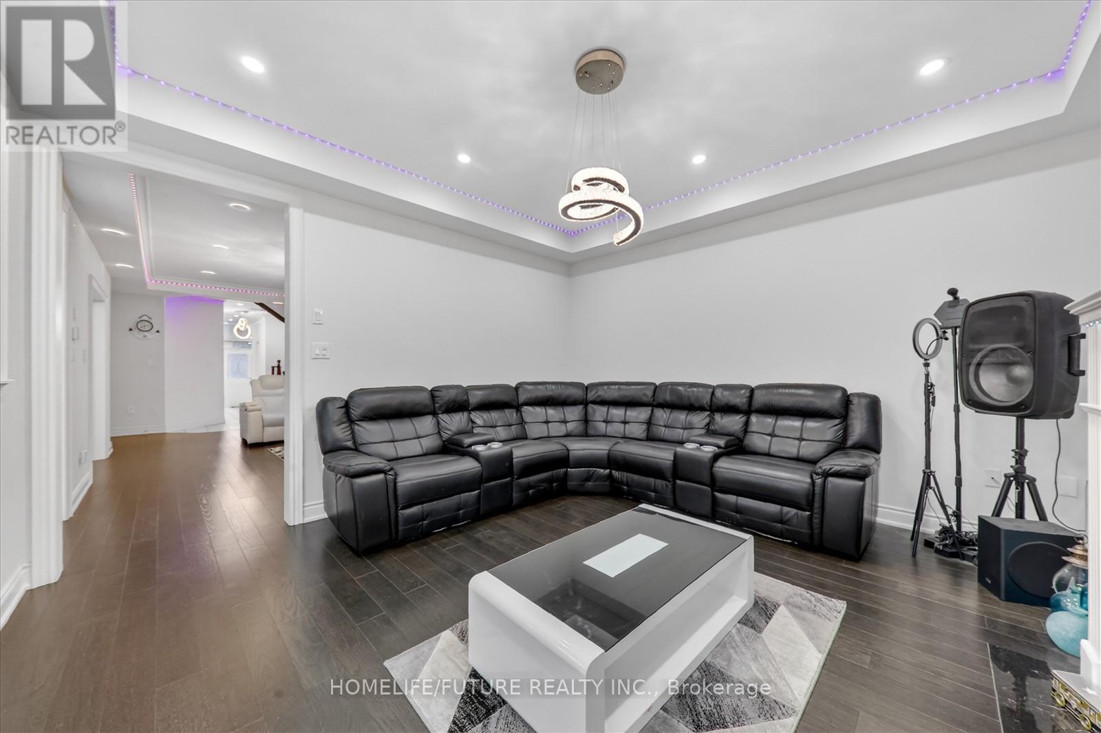 91 Fallharvest Way, Whitchurch-Stouffville, Ontario  L4A 4W4 - Photo 17 - N13063788