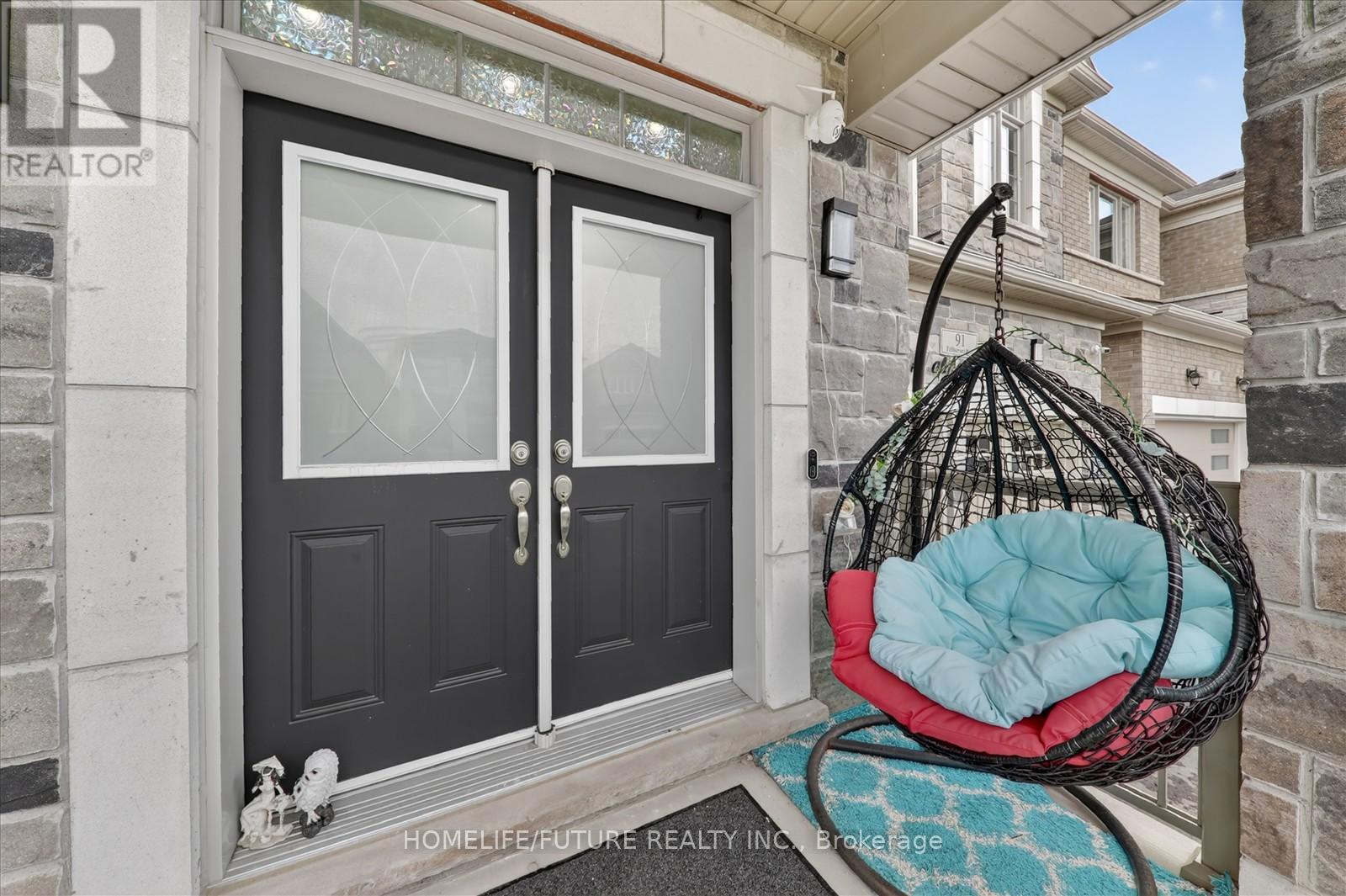 91 Fallharvest Way, Whitchurch-Stouffville, Ontario  L4A 4W4 - Photo 4 - N13063788