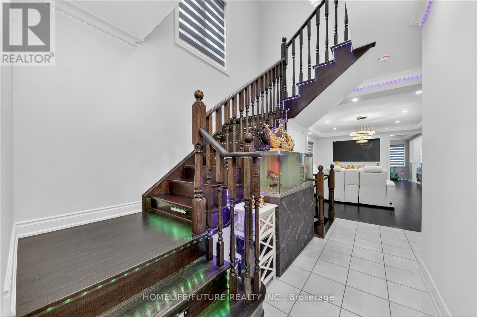 91 Fallharvest Way, Whitchurch-Stouffville, Ontario  L4A 4W4 - Photo 8 - N13063788