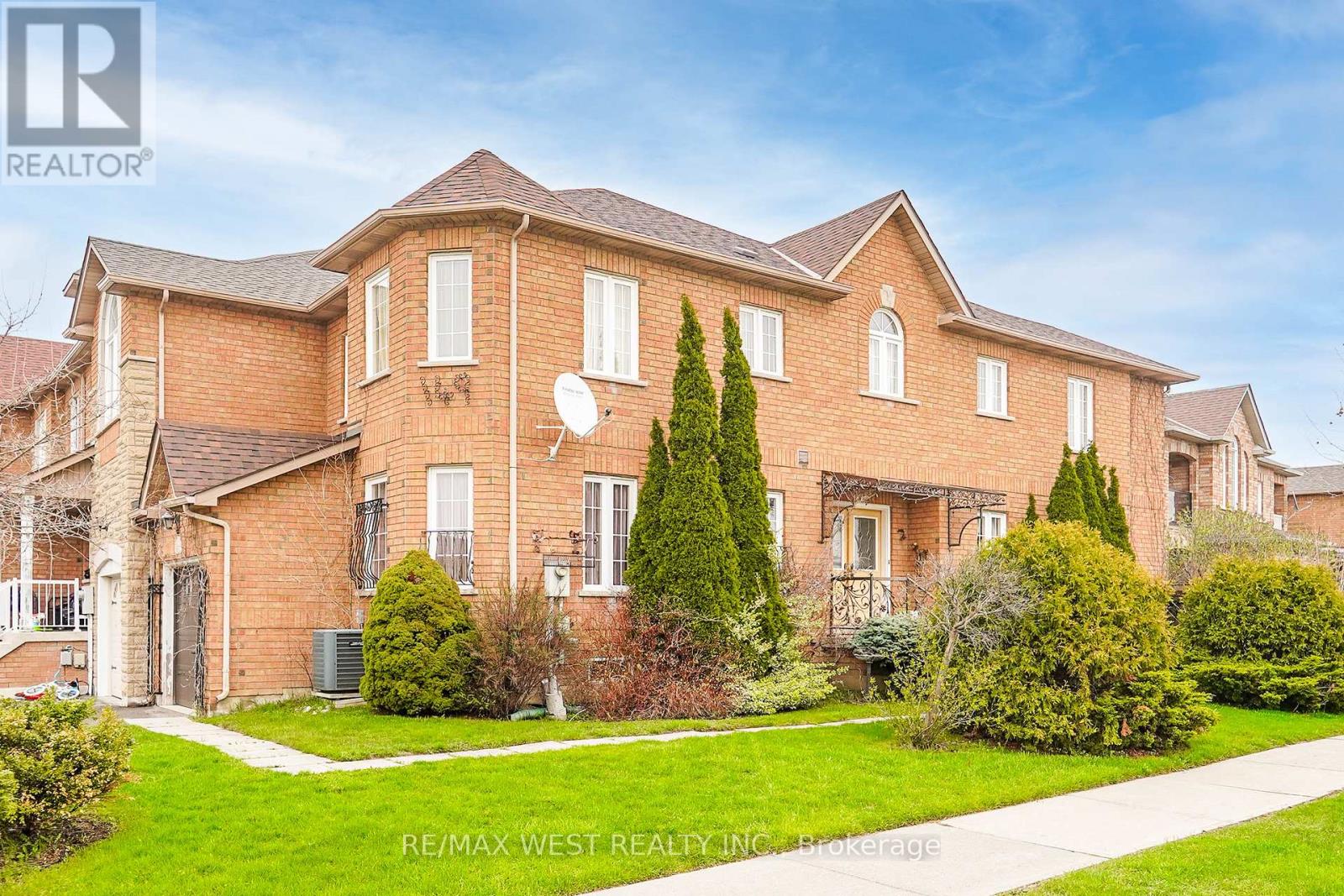 149 FOXCHASE AVENUE, Vaughan, Ontario