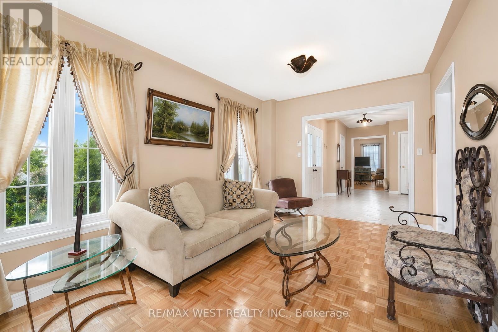 149 Foxchase Avenue, Vaughan, Ontario  L4L 9H3 - Photo 3 - N13063808