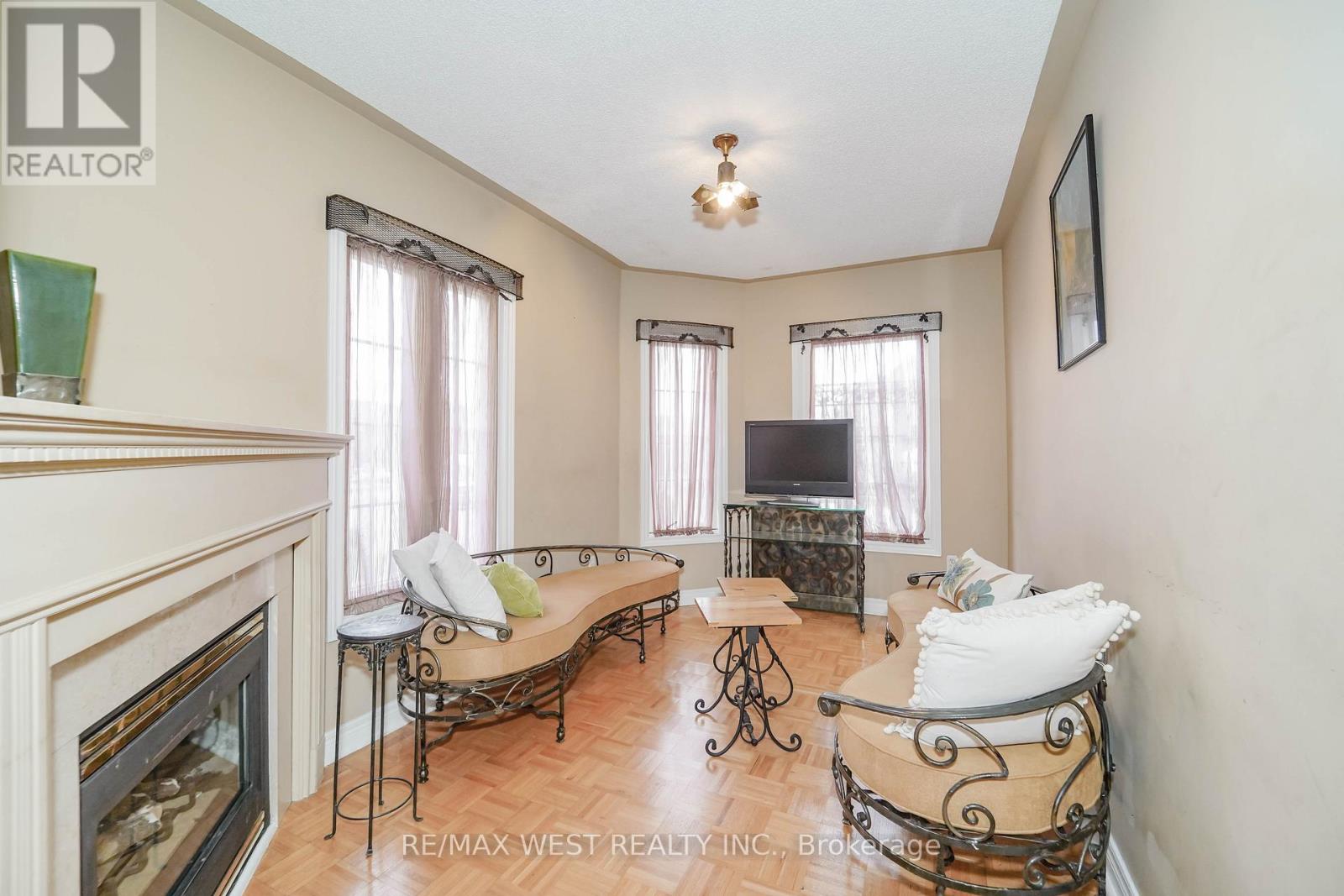 149 Foxchase Avenue, Vaughan, Ontario  L4L 9H3 - Photo 6 - N13063808