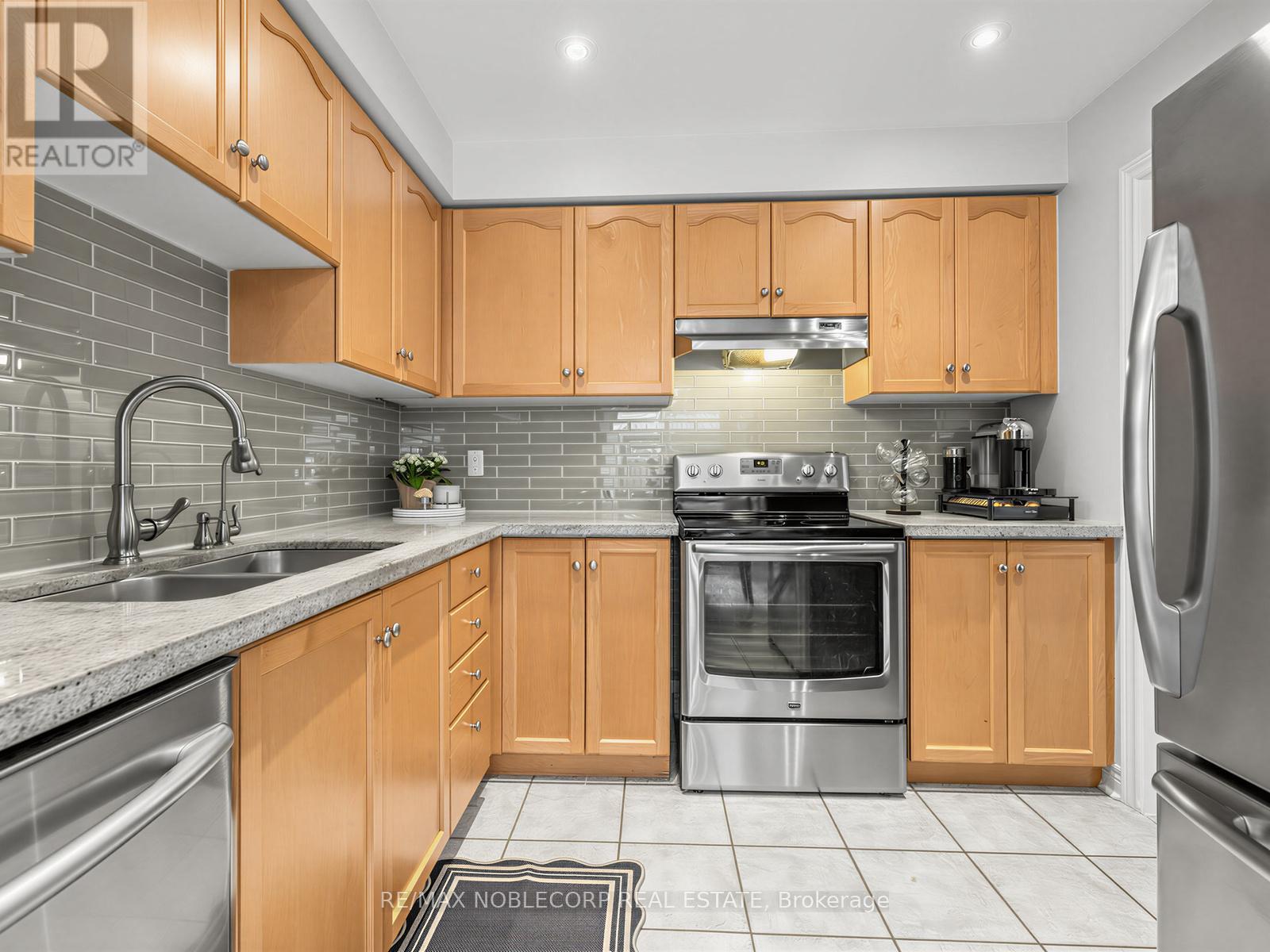 14 Ostick Street, Aurora, Ontario  L4G 7K5 - Photo 26 - N13063812