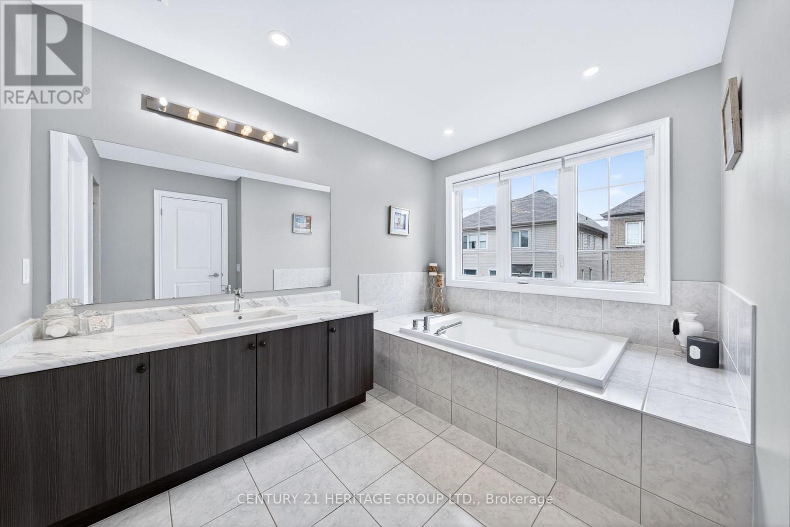 68 Kidd Street, Bradford West Gwillimbury (Bradford), Ontario  L3Z 0V5 - Photo 23 - N13063894